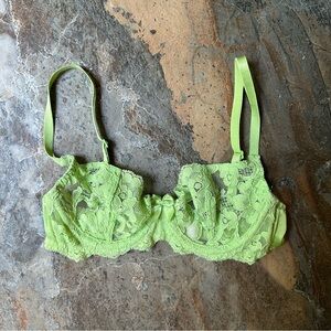 Victoria’s Secret Lace Underwire Bra in Green Women’s Size 32B Sexy